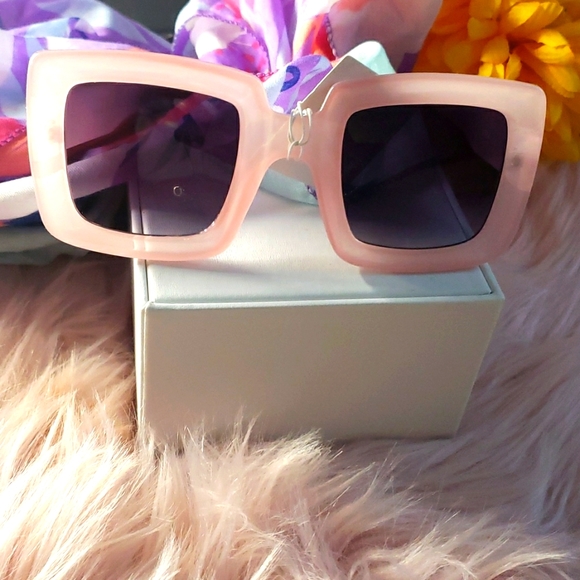 Accessories - Fashion Shades 😎